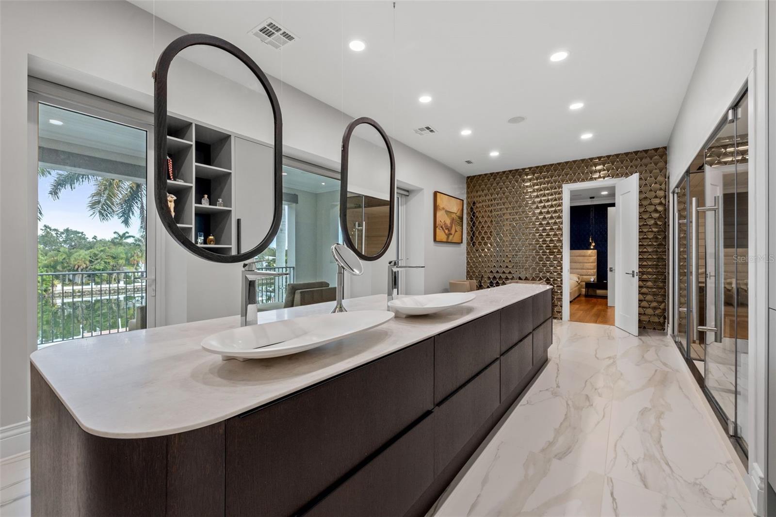 851 BRIGHTWATERS BLVD NE, ST PETERSBURG, FL, 33704