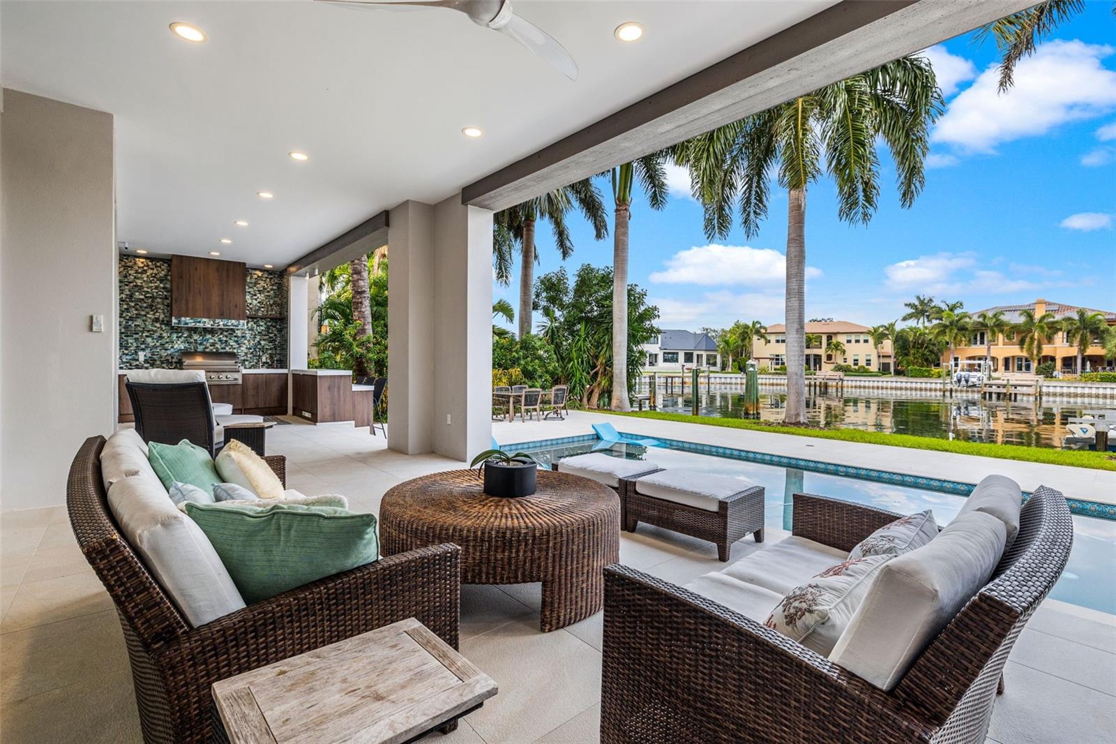 851 BRIGHTWATERS BLVD NE, ST PETERSBURG, FL, 33704