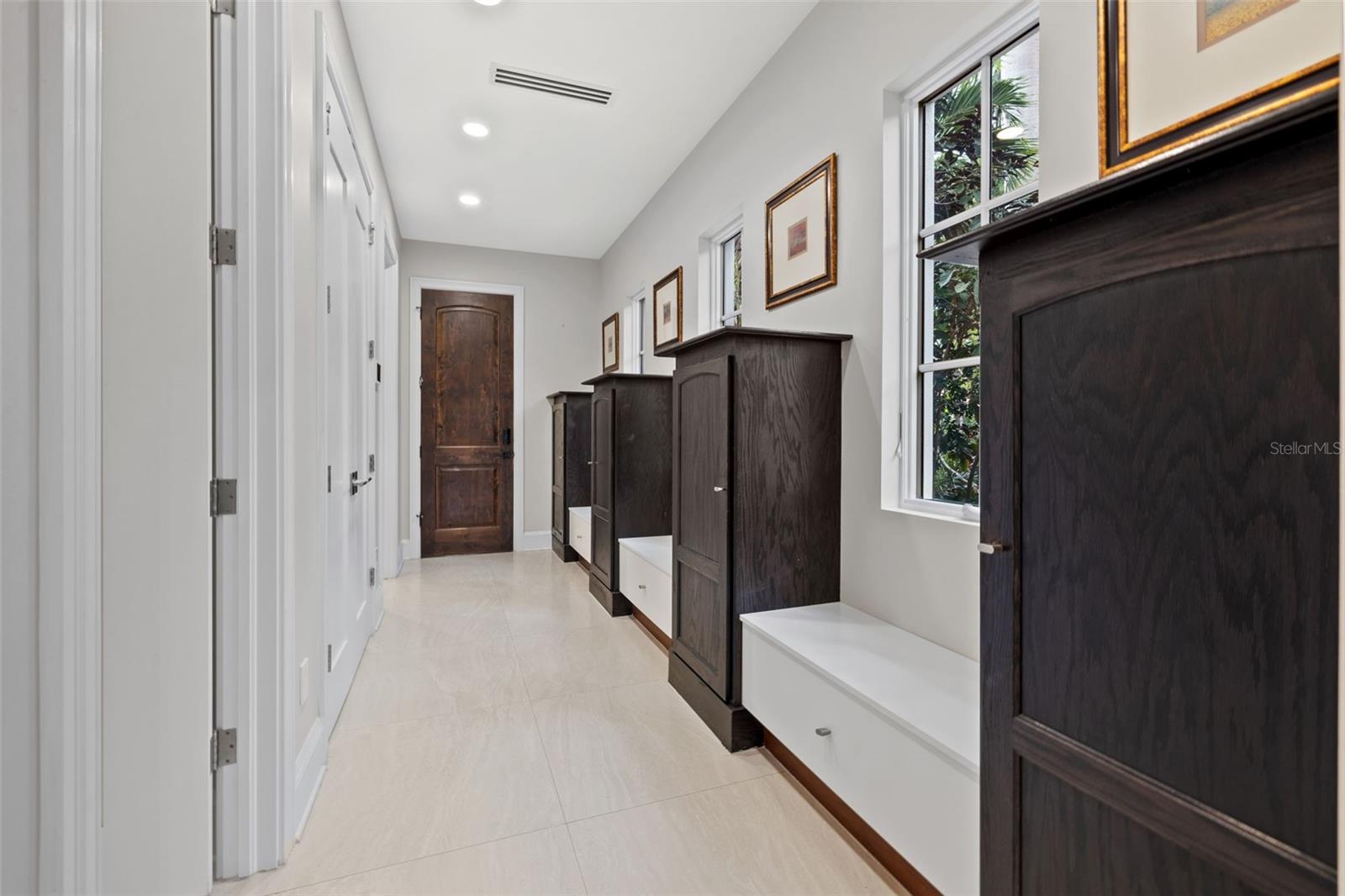 851 BRIGHTWATERS BLVD NE, ST PETERSBURG, FL, 33704
