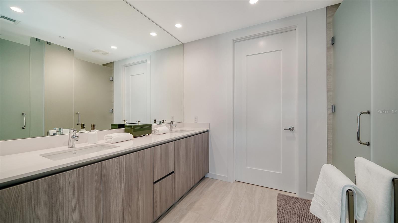 301 QUAY COMMONS DR #704, SARASOTA, FL, 34236