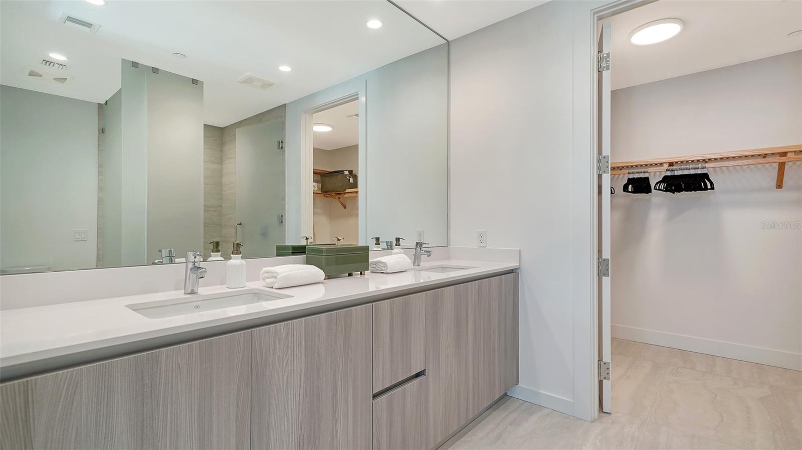 301 QUAY COMMONS DR #704, SARASOTA, FL, 34236