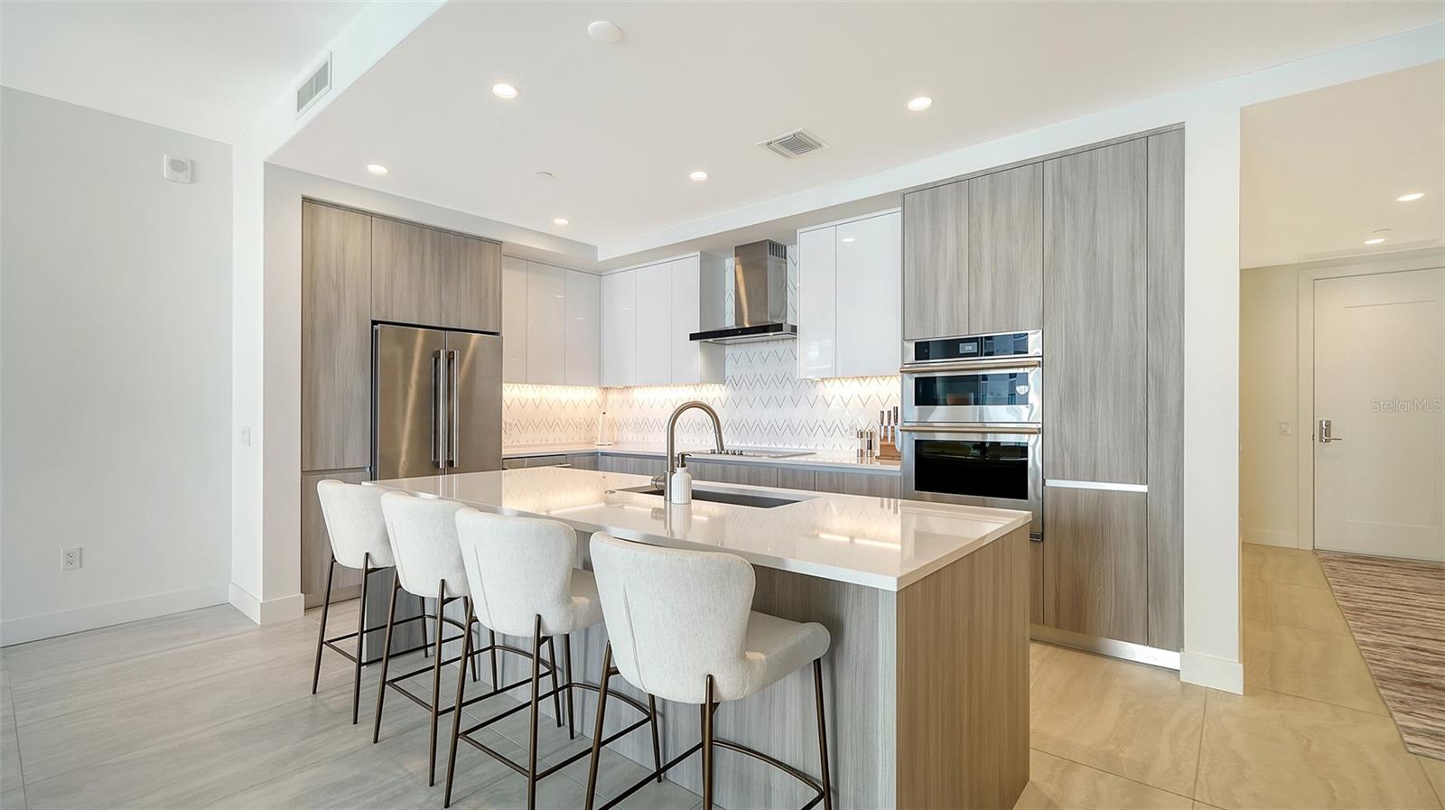 301 QUAY COMMONS DR #704, SARASOTA, FL, 34236