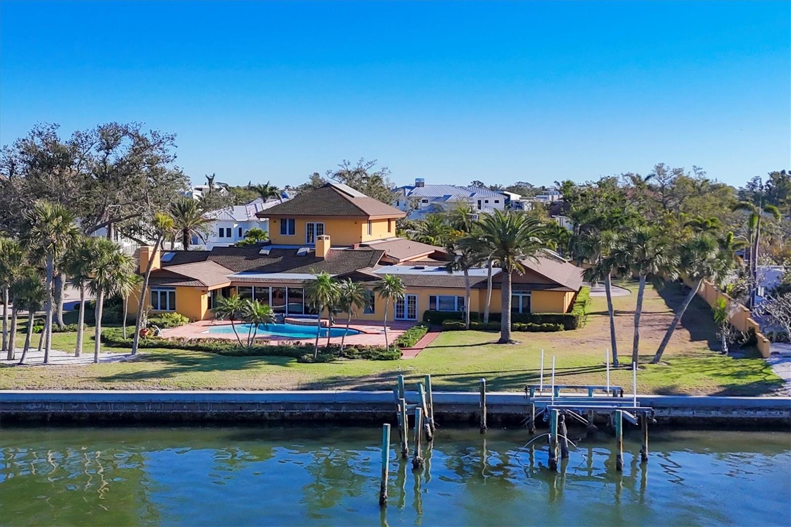 1136 N LAKE SHORE DR, SARASOTA, FL, 34231