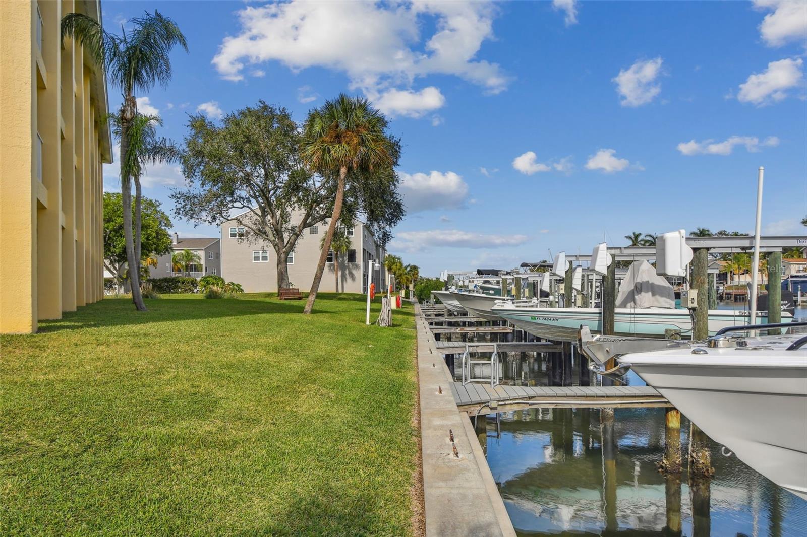 1125 PINELLAS BAYWAY S #302, TIERRA VERDE, FL, 33715