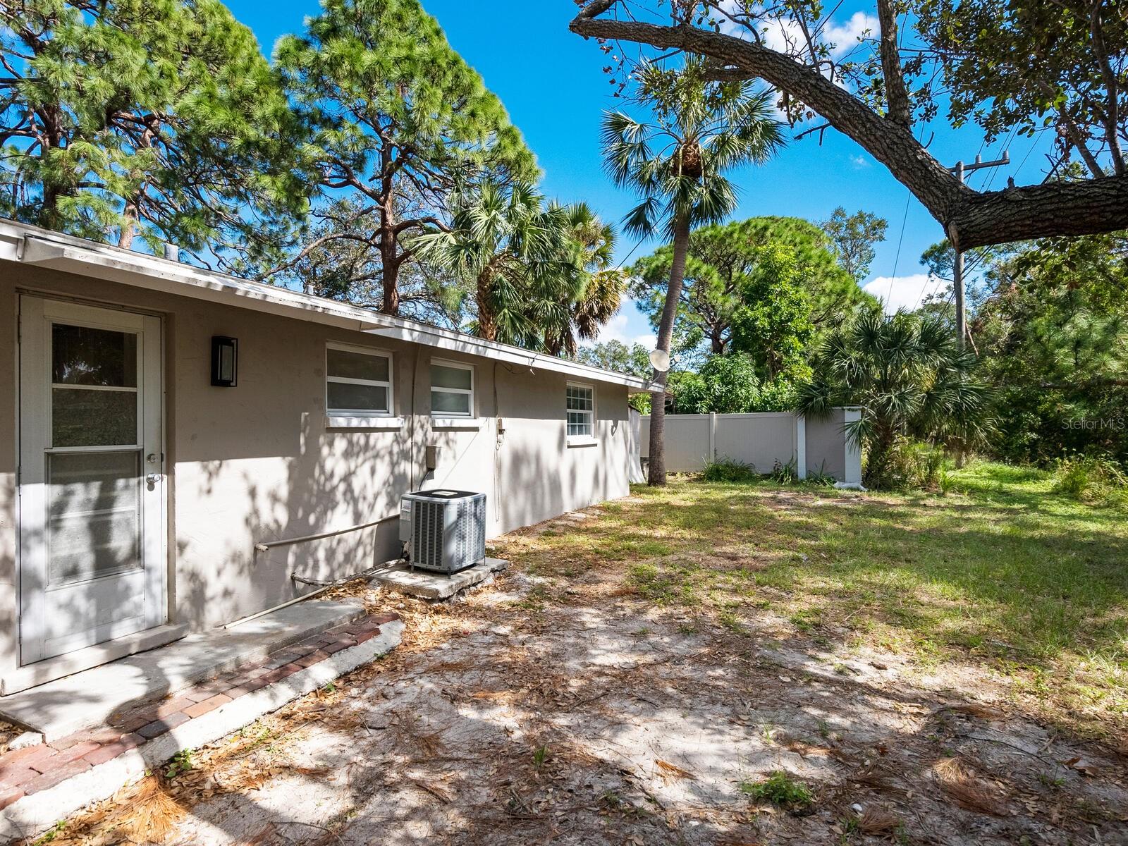 620 N SHADE AVE, SARASOTA, FL, 34237