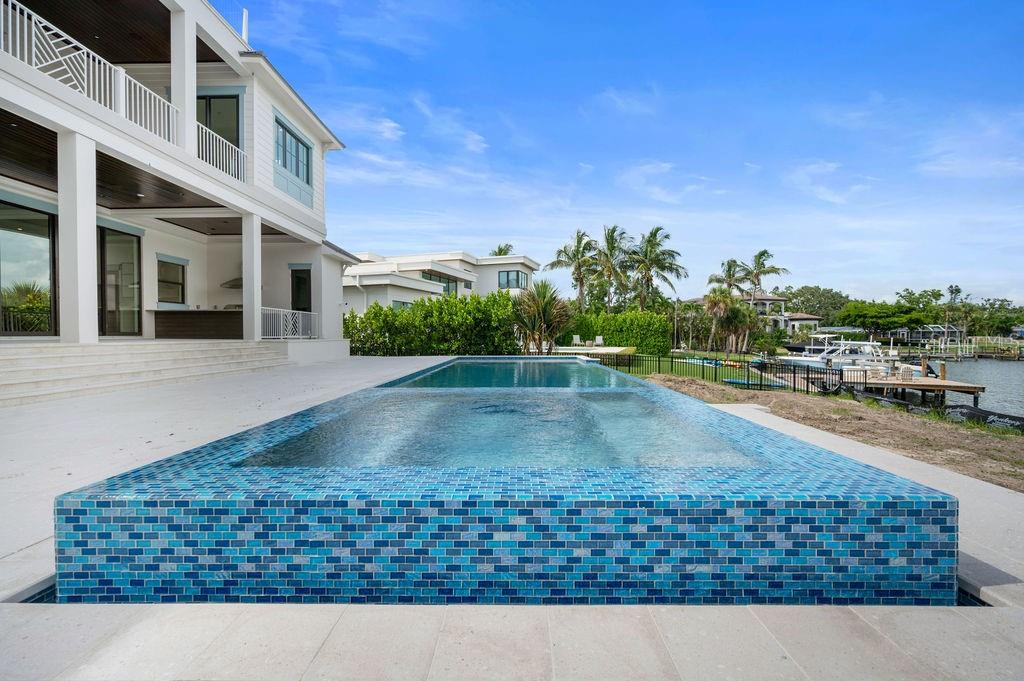 A4592737 Property Photo