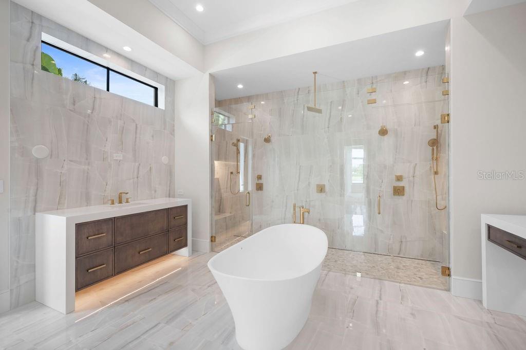 A4592737 Property Photo