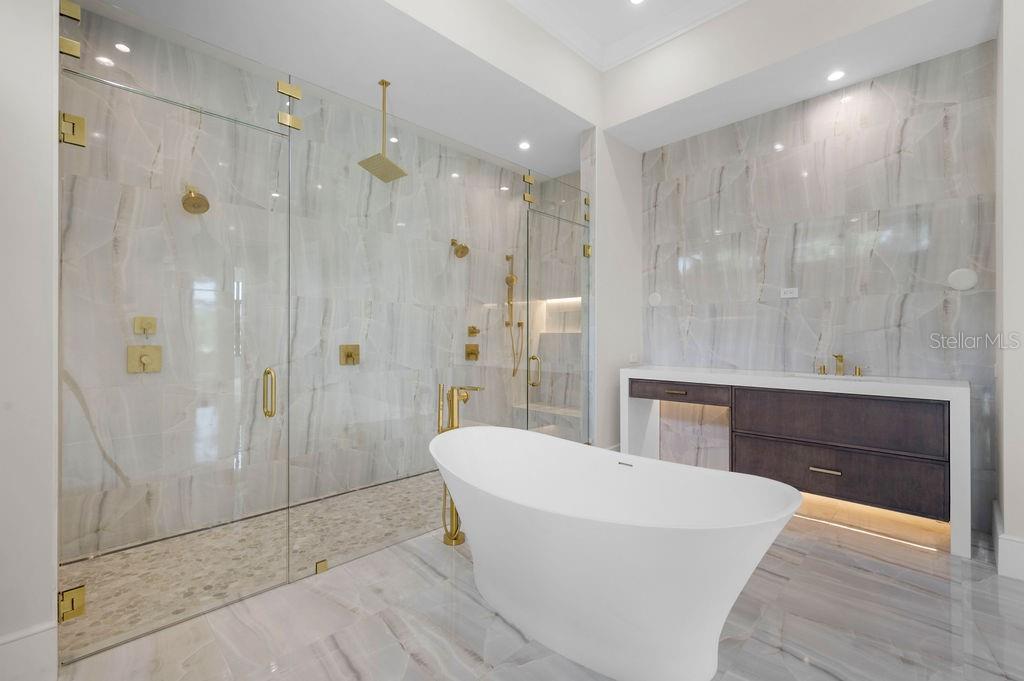 A4592737 Property Photo