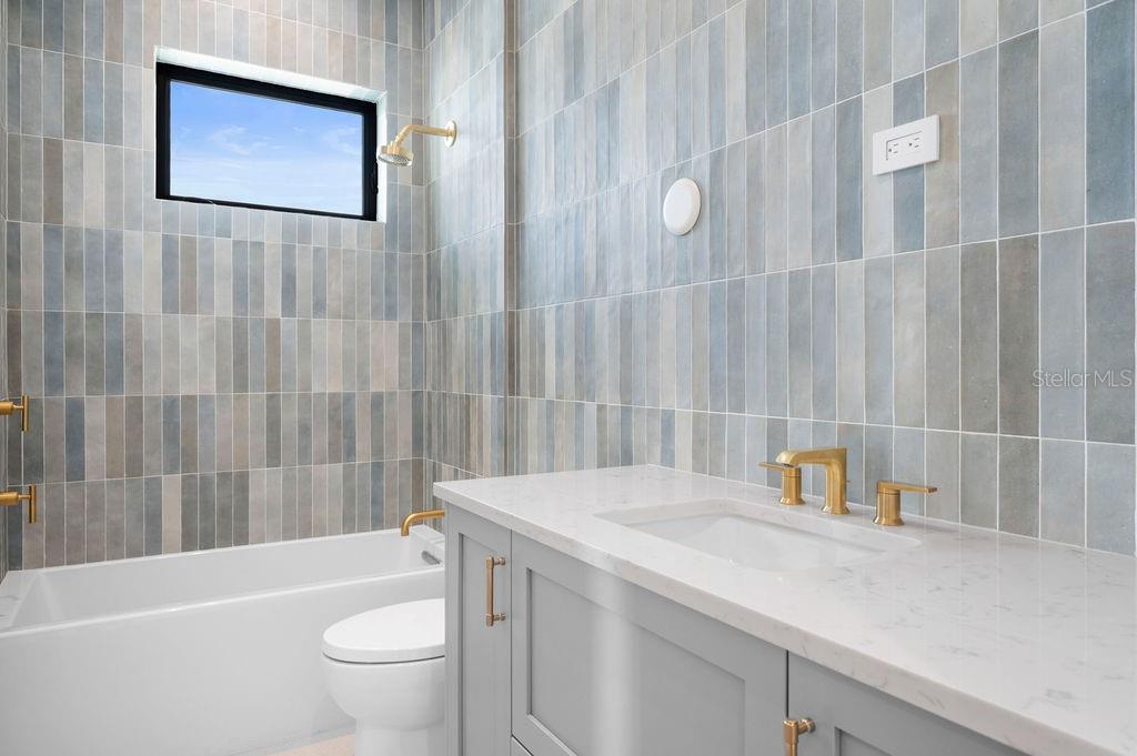 A4592737 Property Photo