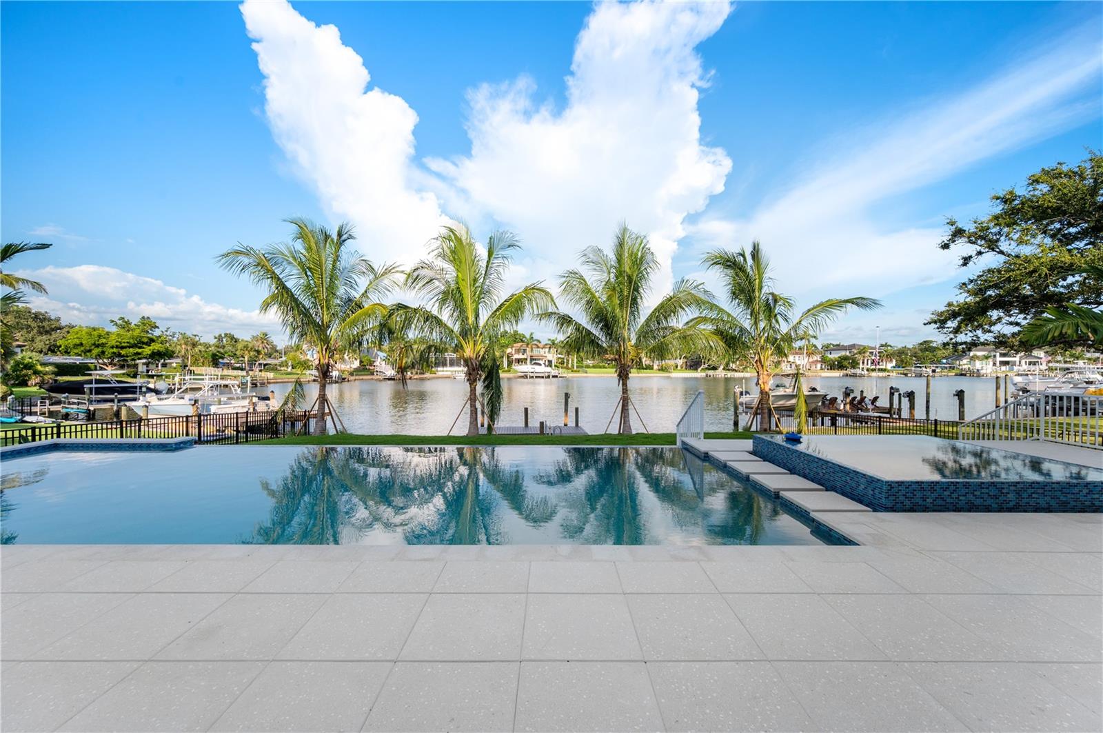 A4592737 Property Photo