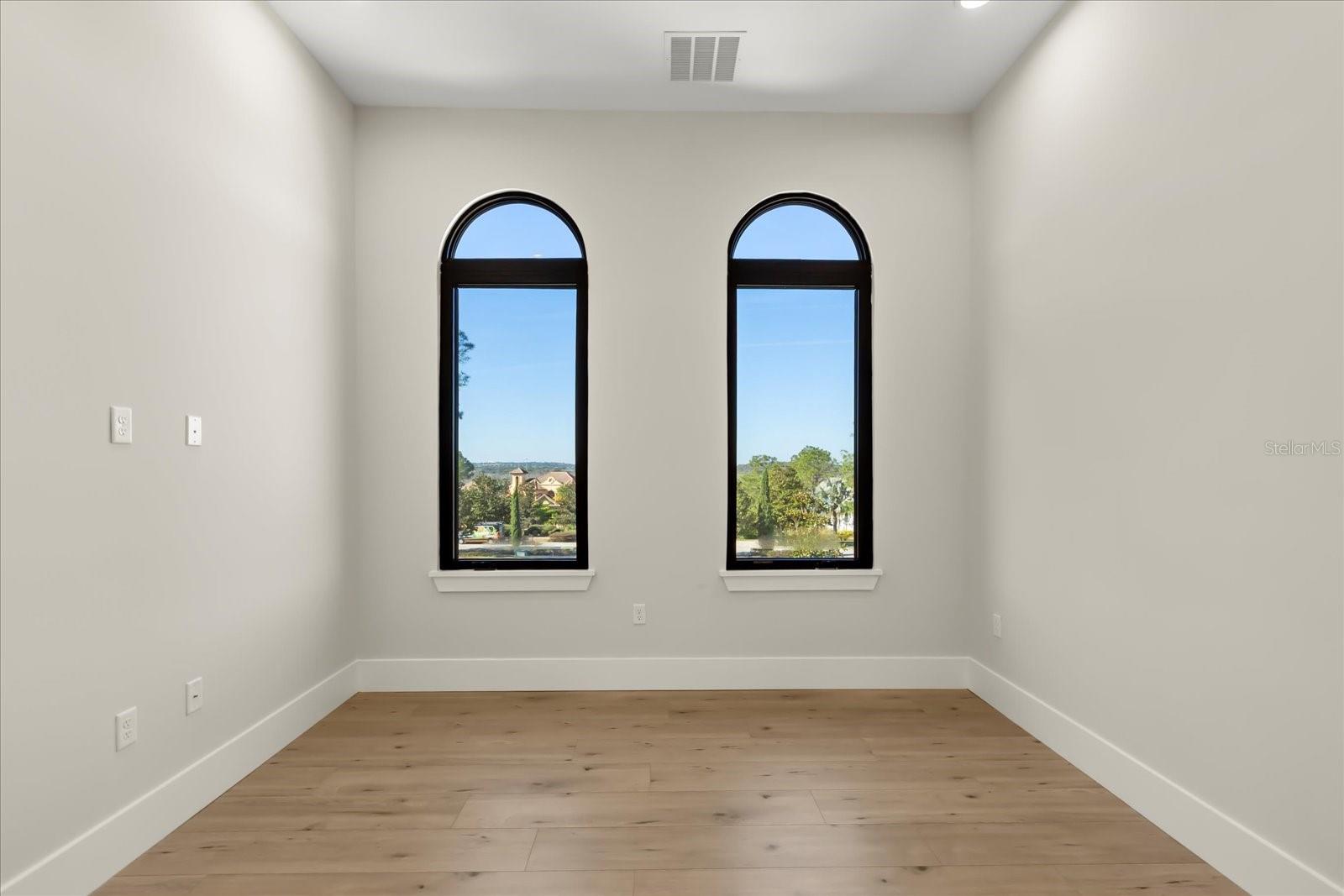 G5076525 Property Photo