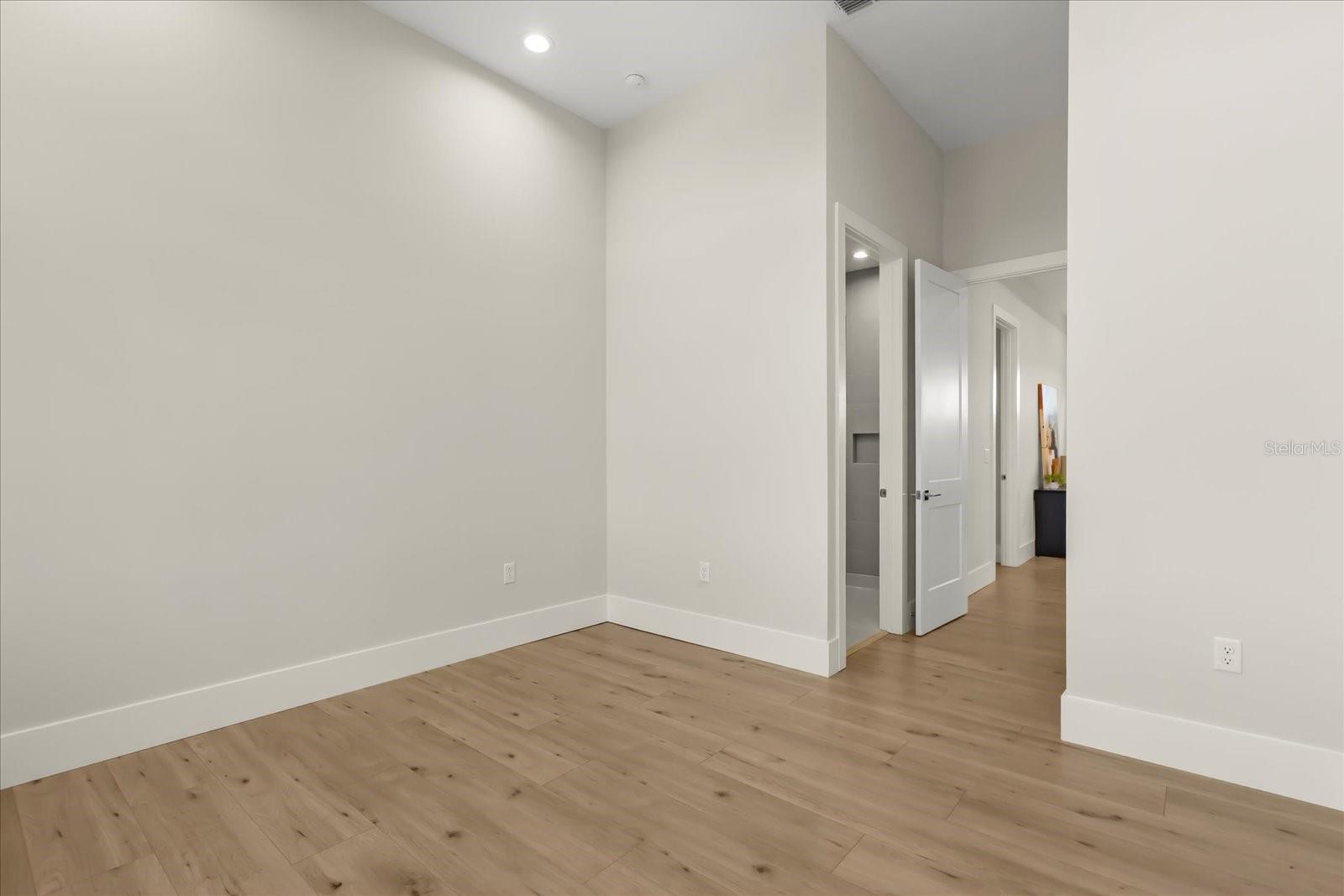 G5076525 Property Photo