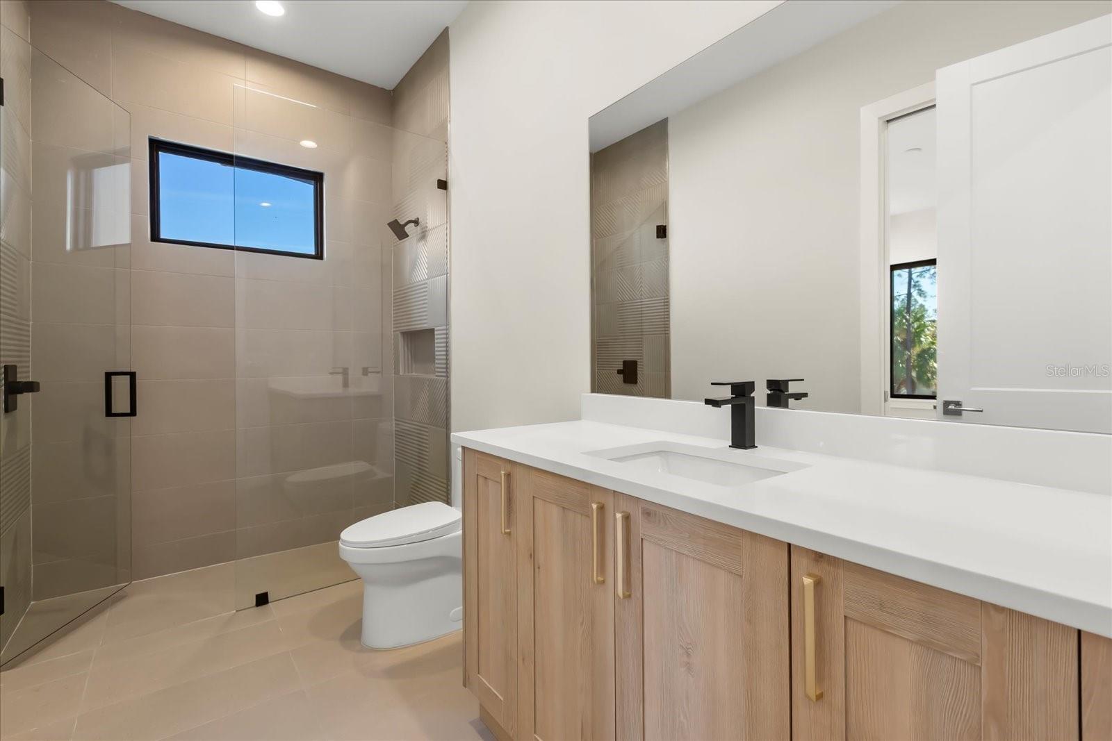 G5076525 Property Photo