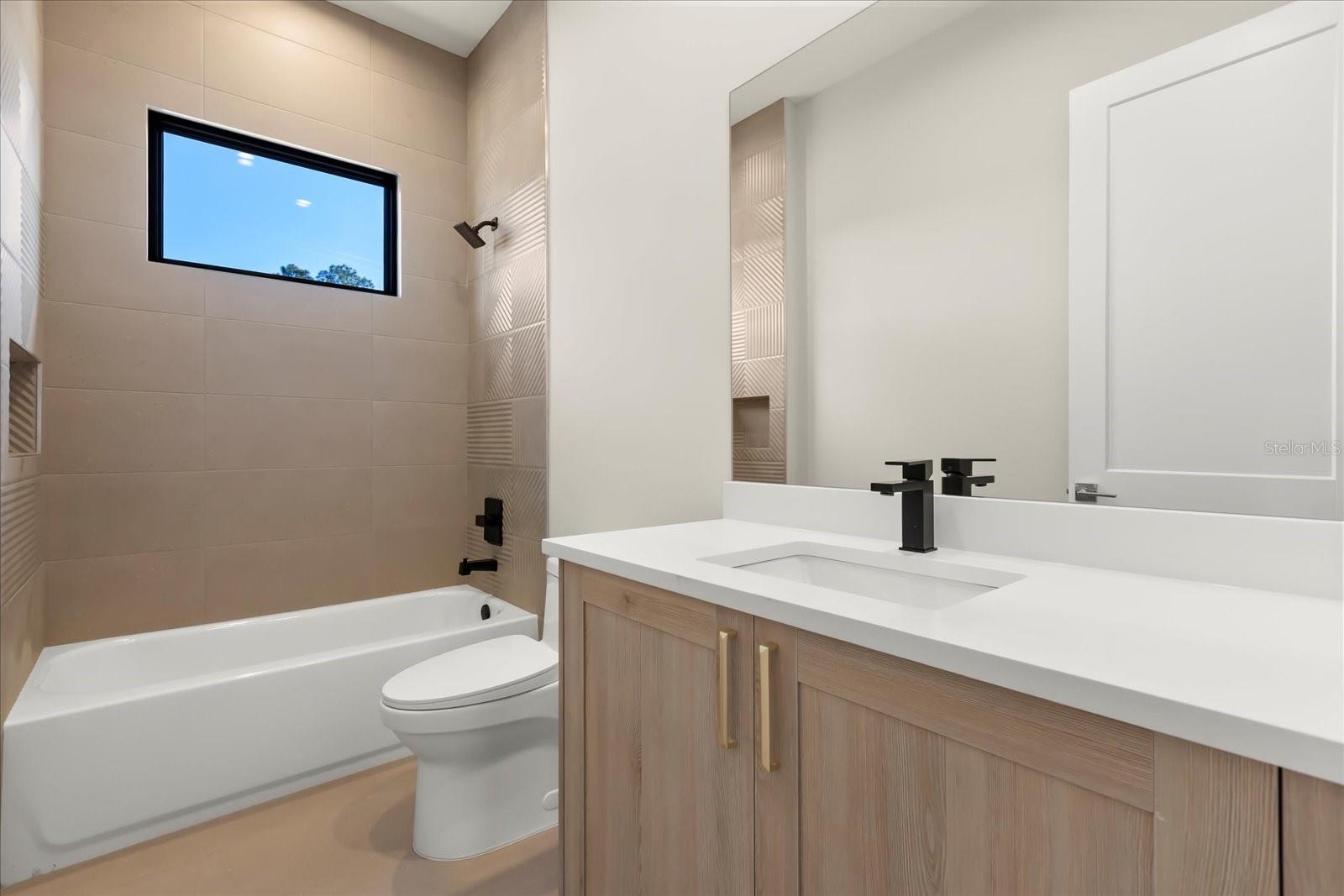 G5076525 Property Photo