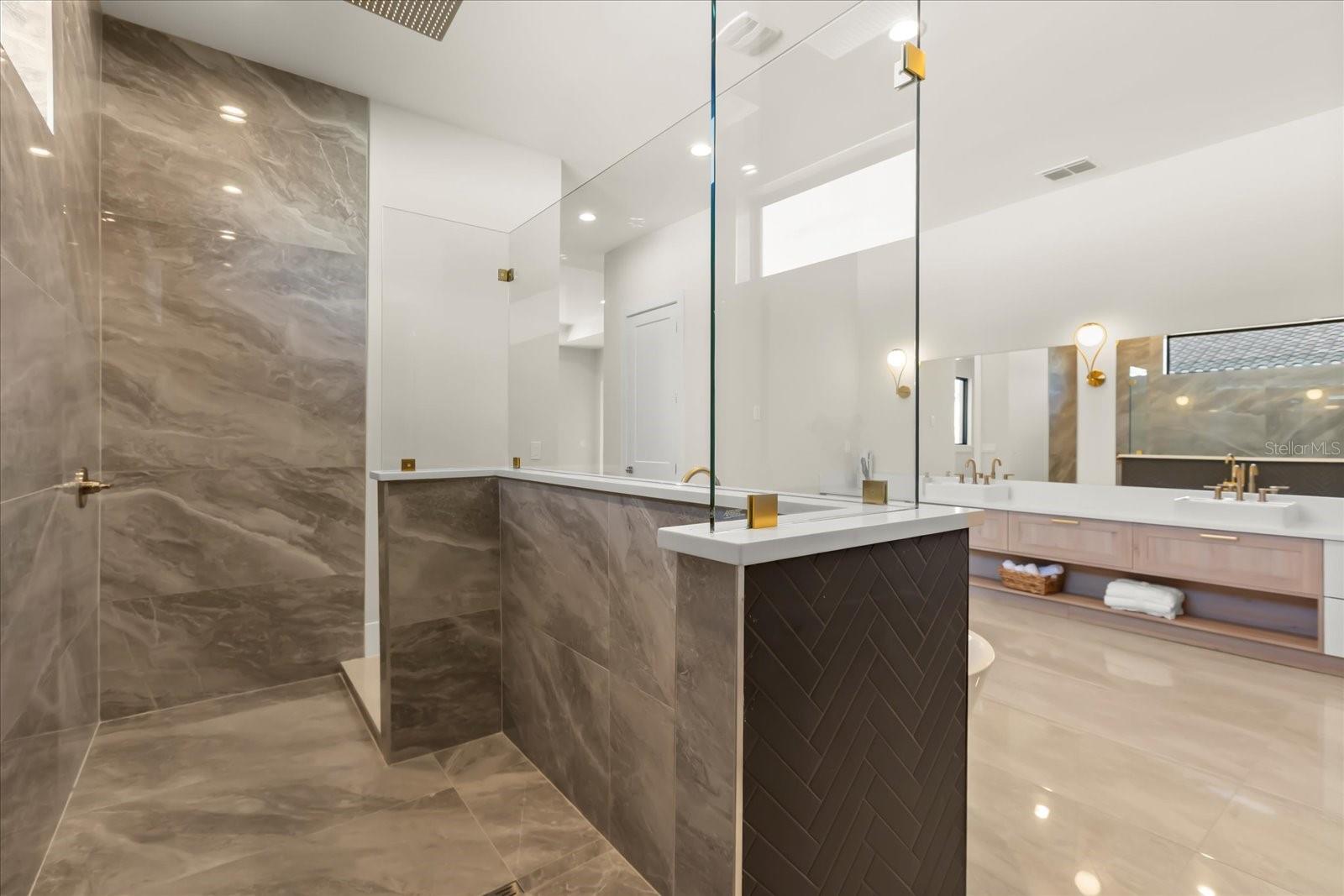 G5076525 Property Photo