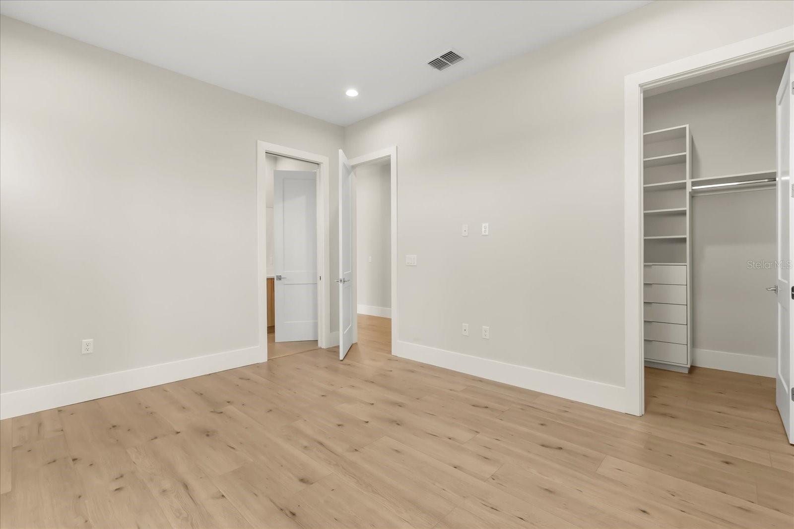 G5076525 Property Photo