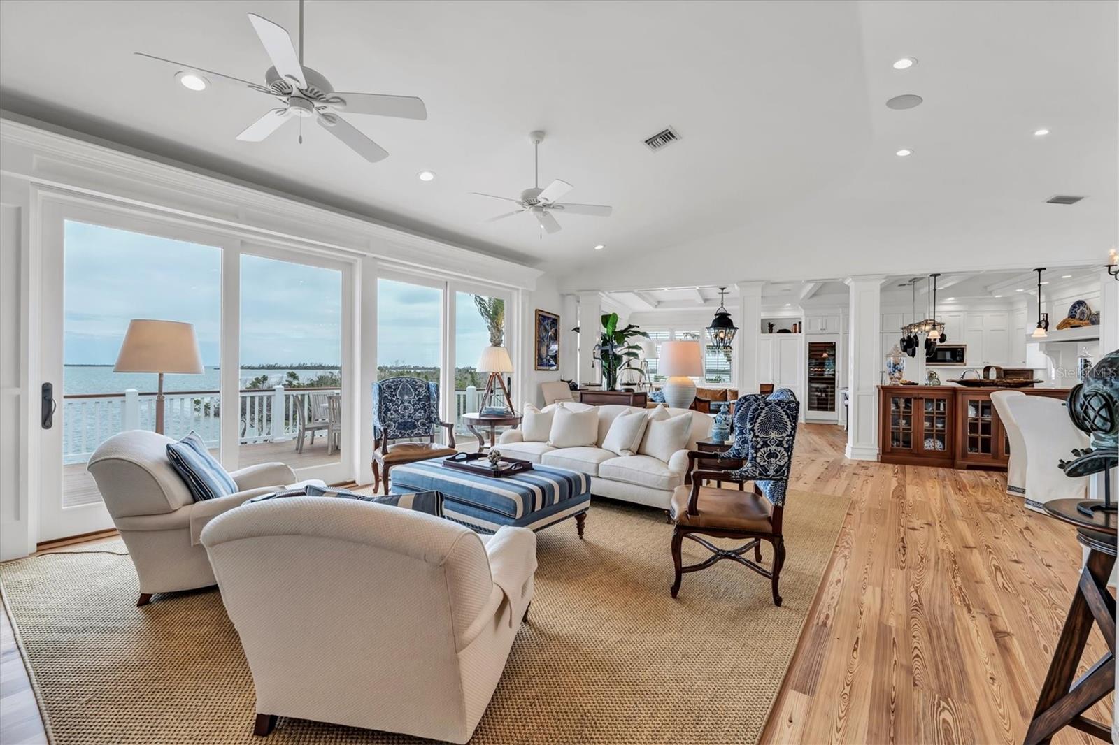 D6133862 Property Photo