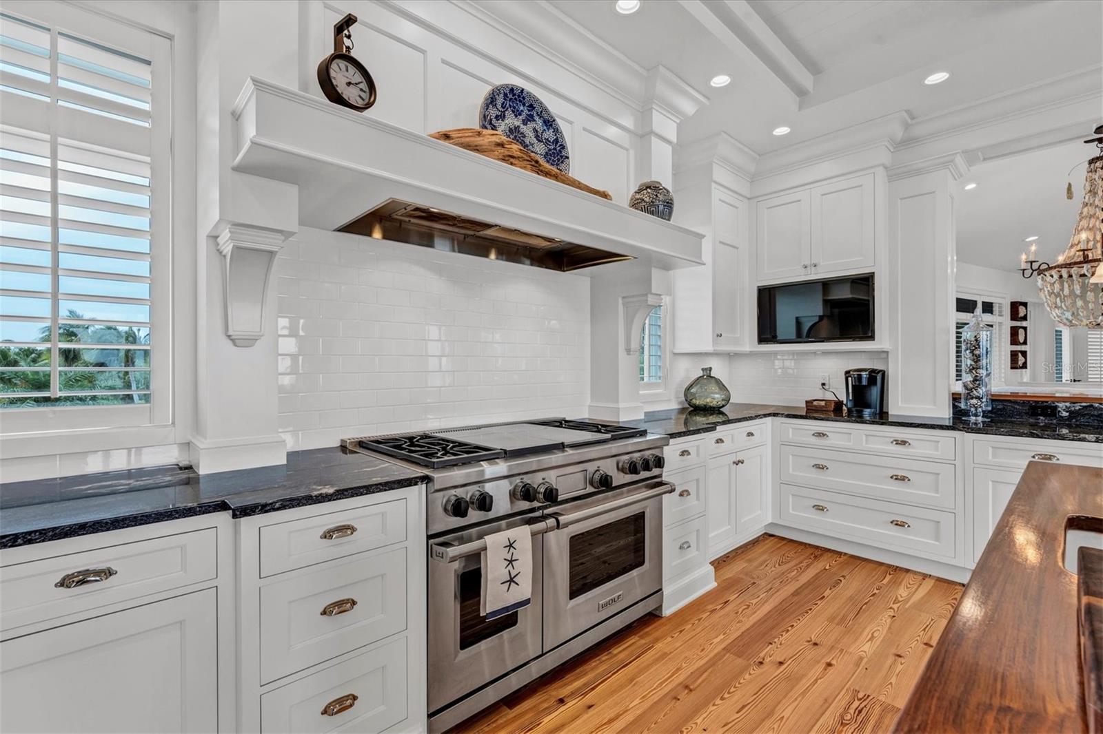 D6133862 Property Photo