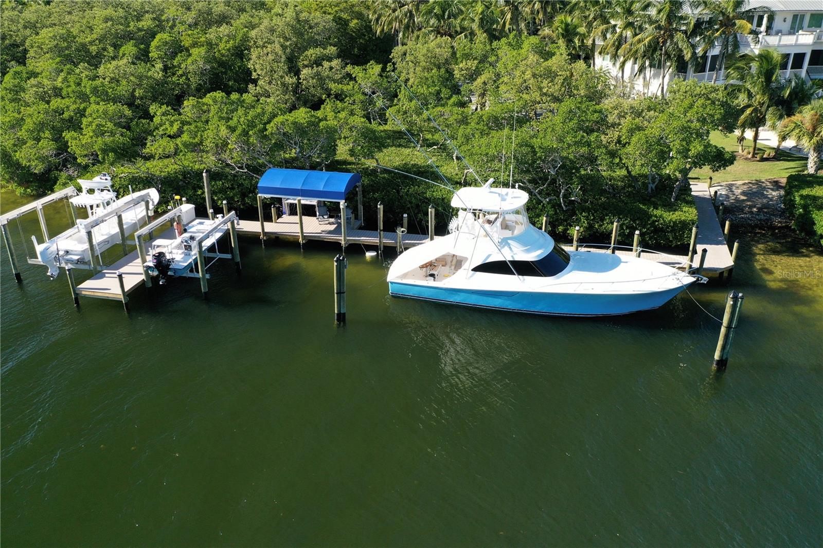 D6133862 Property Photo