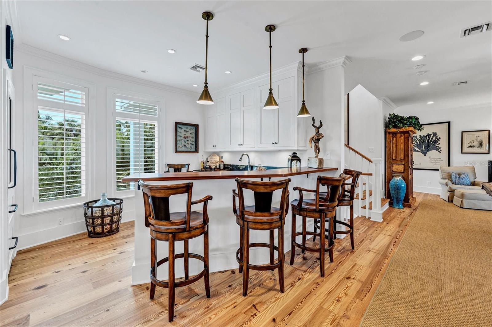 D6133862 Property Photo