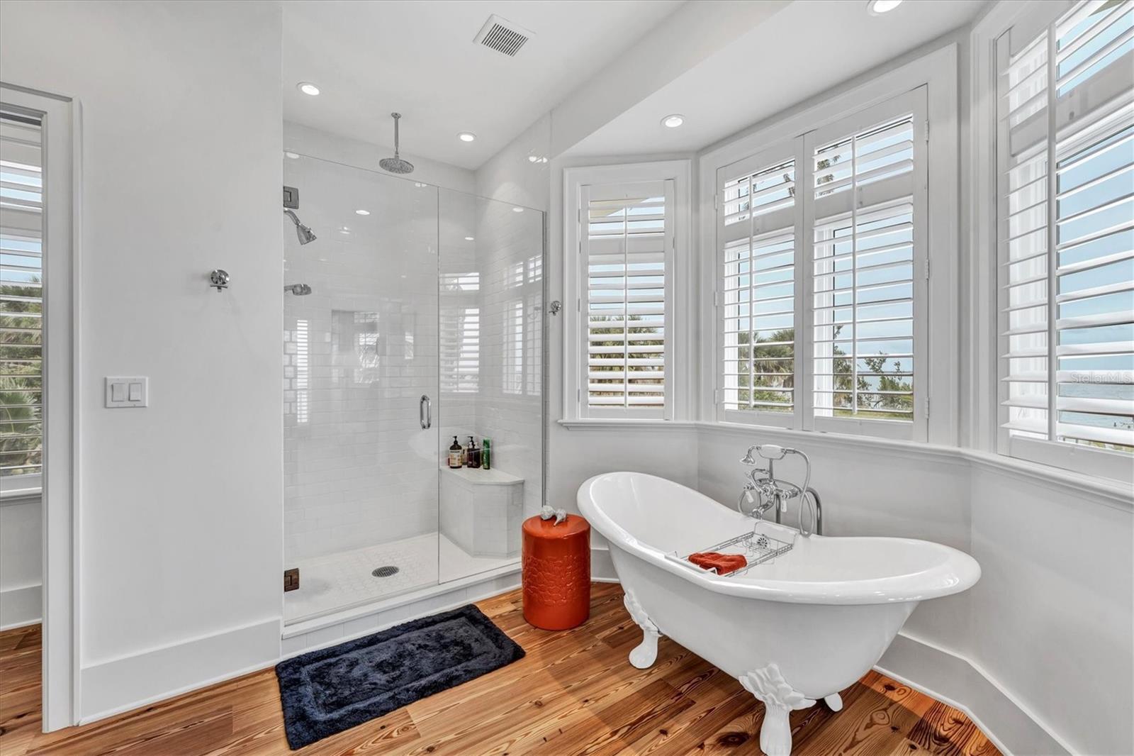 D6133862 Property Photo