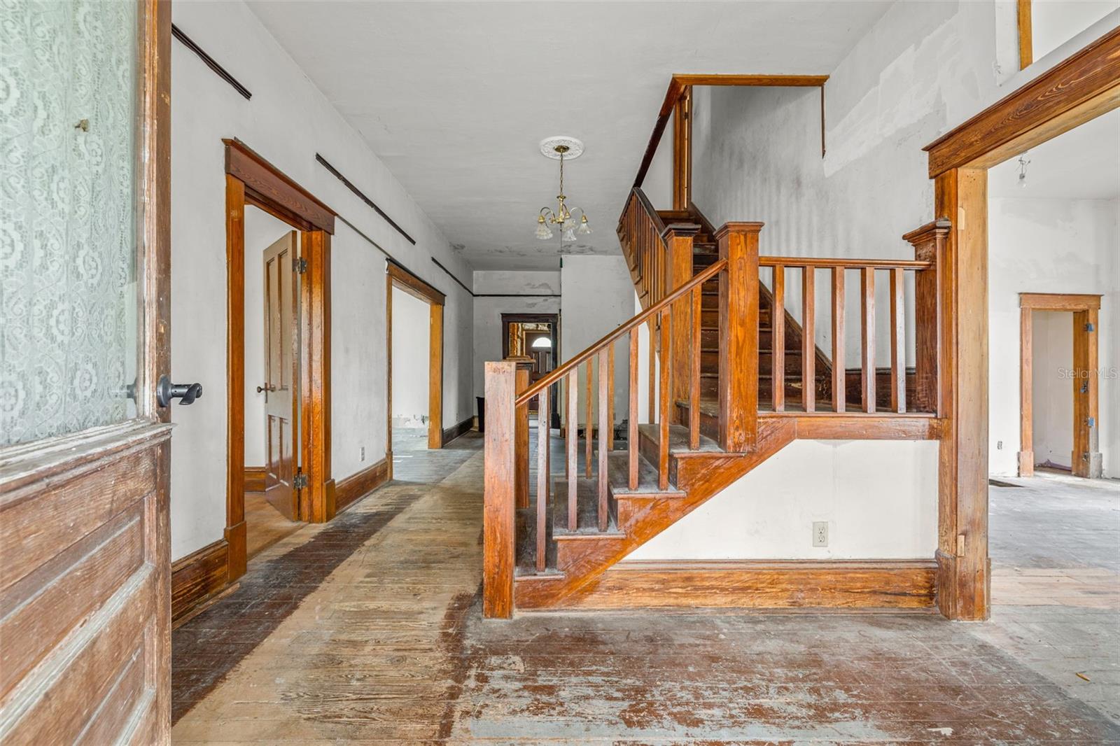 553 DIVISION ST, TARPON SPRINGS, FL, 34689