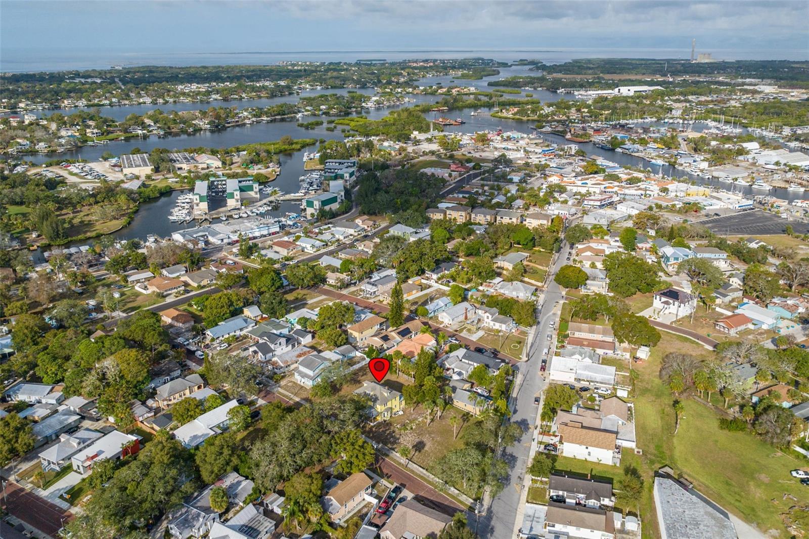 553 DIVISION ST, TARPON SPRINGS, FL, 34689