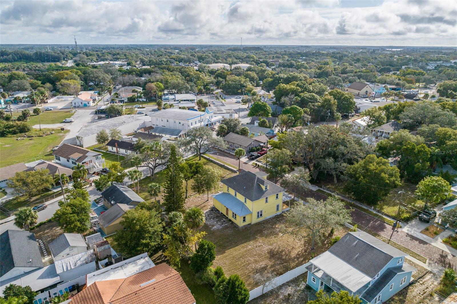 553 DIVISION ST, TARPON SPRINGS, FL, 34689