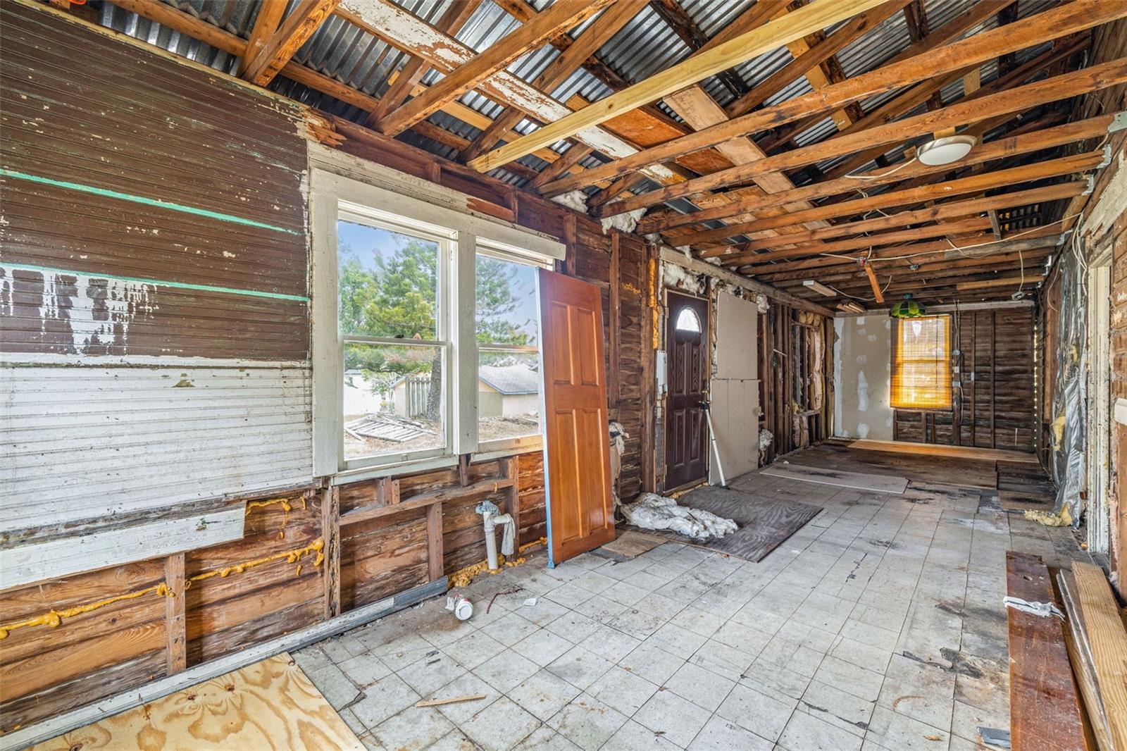 553 DIVISION ST, TARPON SPRINGS, FL, 34689