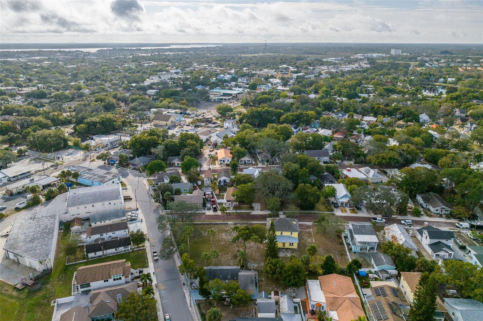 553 DIVISION ST, TARPON SPRINGS, FL, 34689
