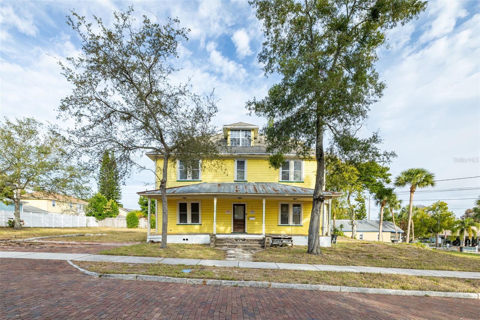 553 DIVISION ST, TARPON SPRINGS, FL, 34689