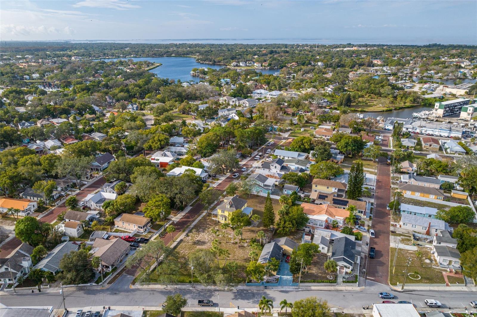 553 DIVISION ST, TARPON SPRINGS, FL, 34689