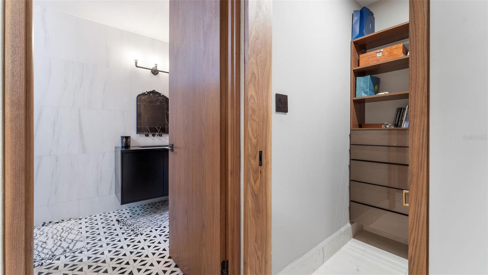 PR9103704 Property Photo