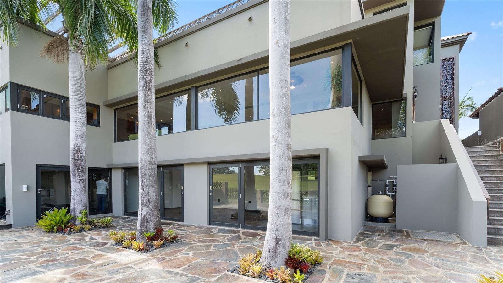 PR9103704 Property Photo