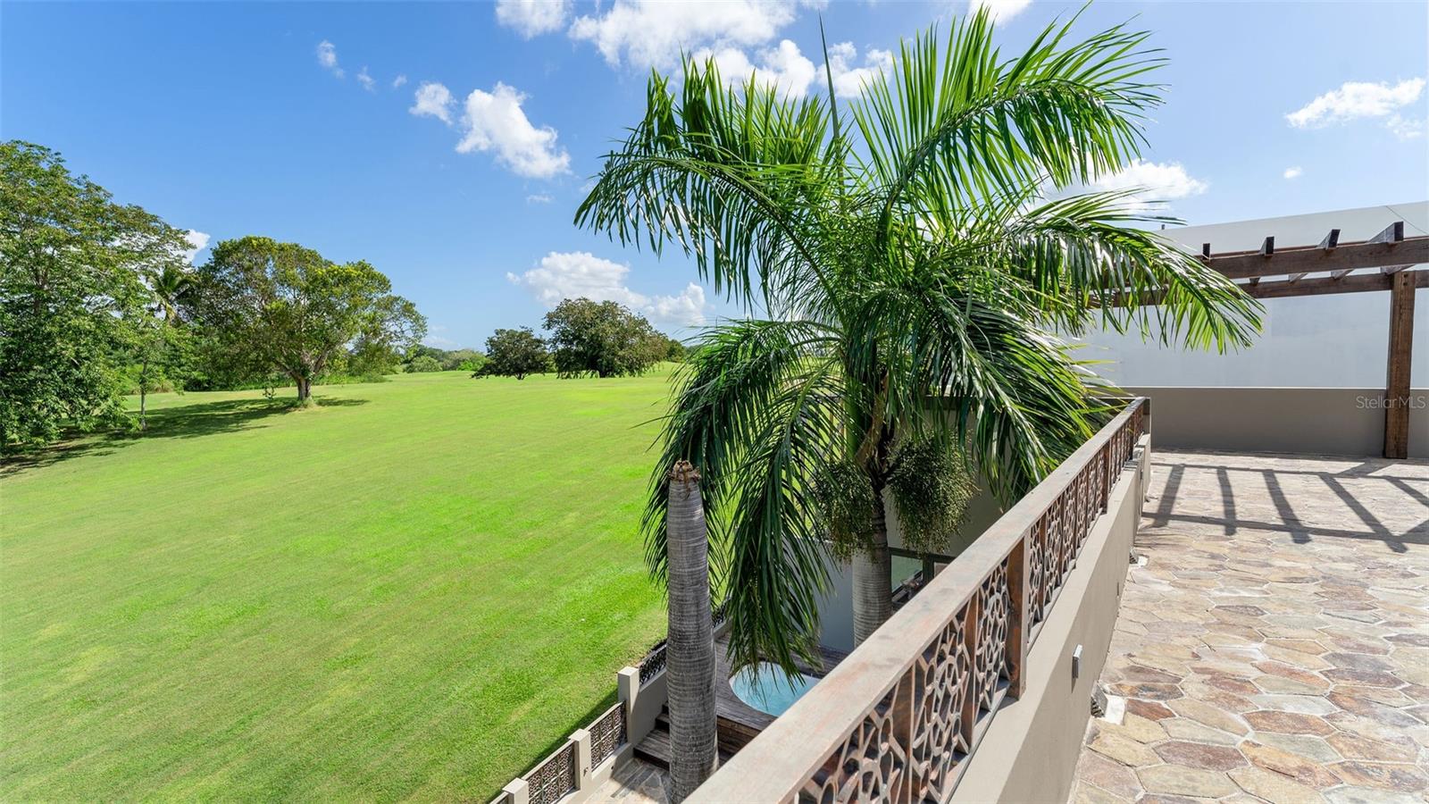 PR9103704 Property Photo