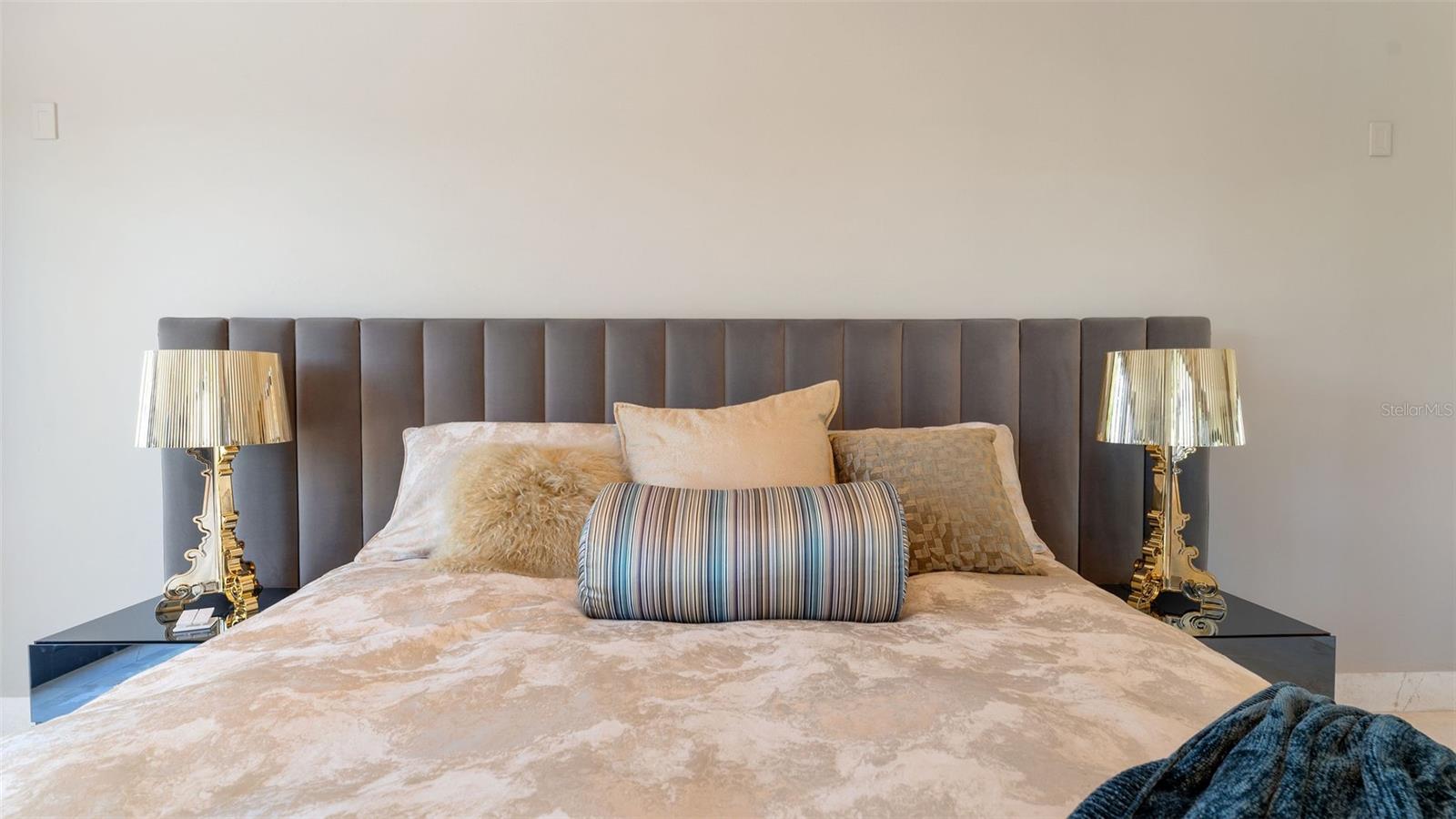 PR9103704 Property Photo