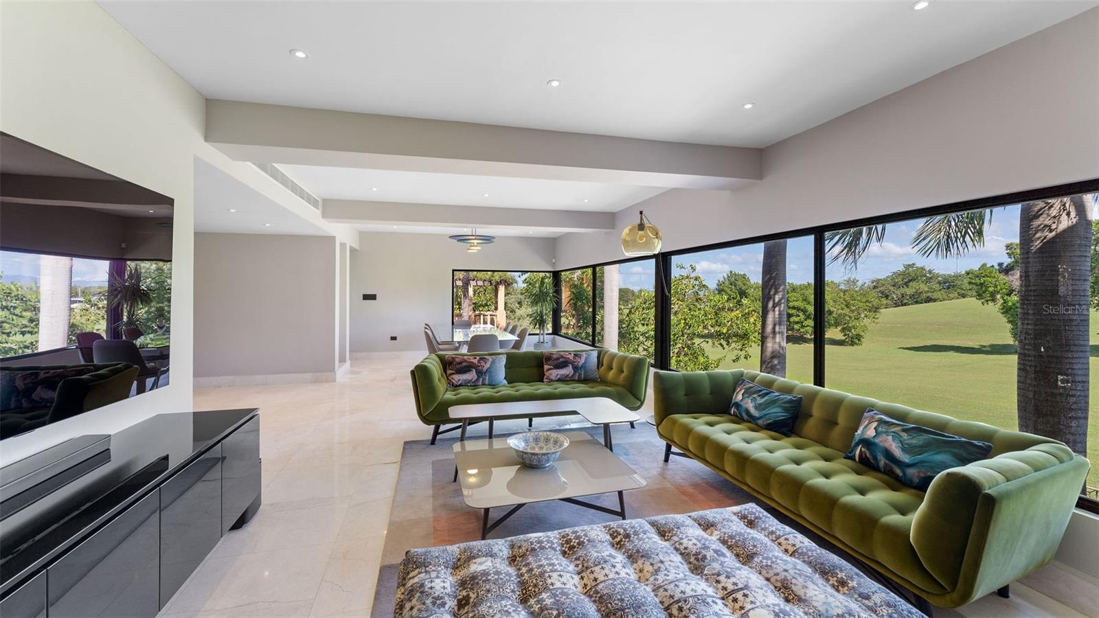 PR9103704 Property Photo