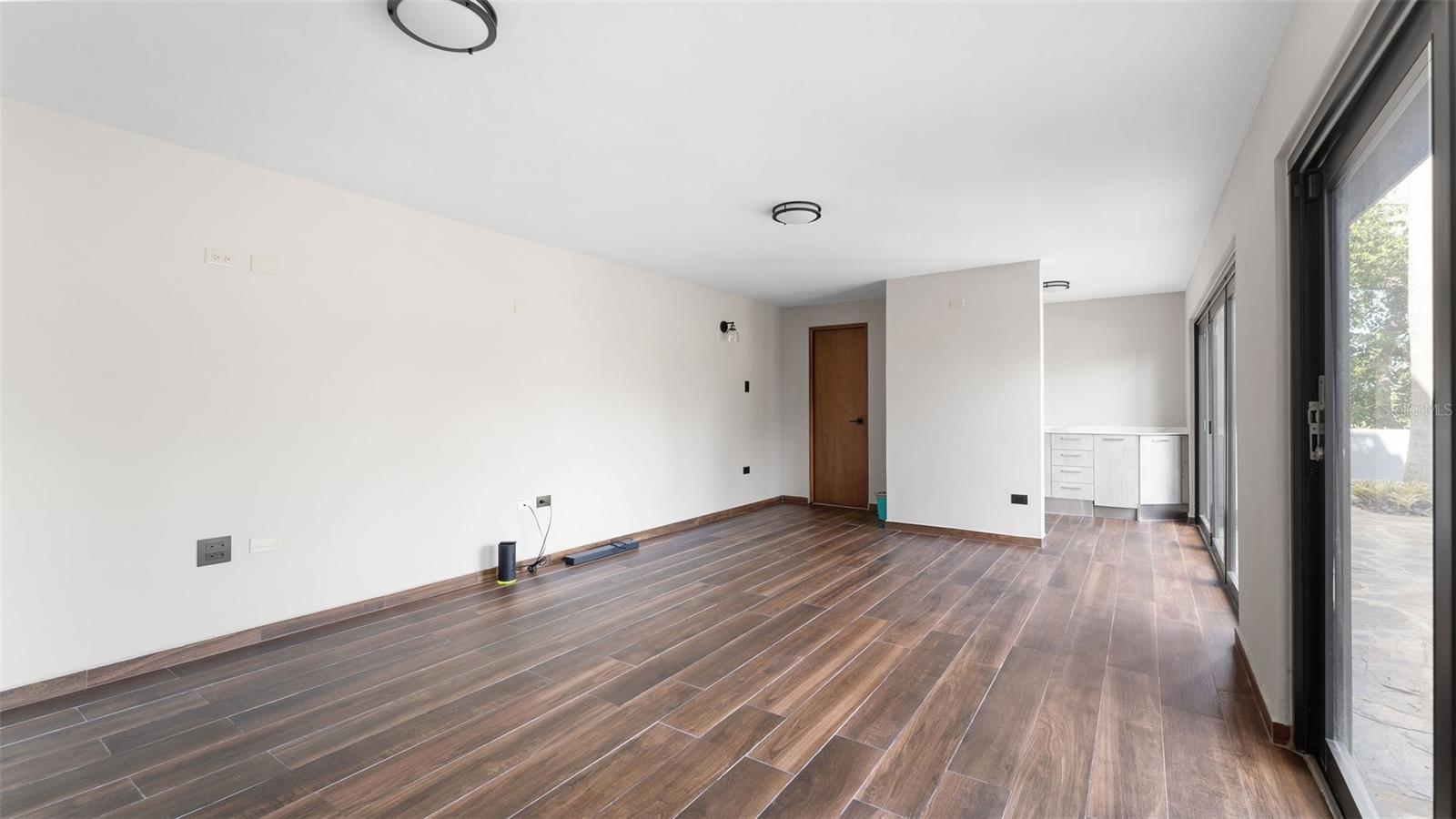 PR9103704 Property Photo