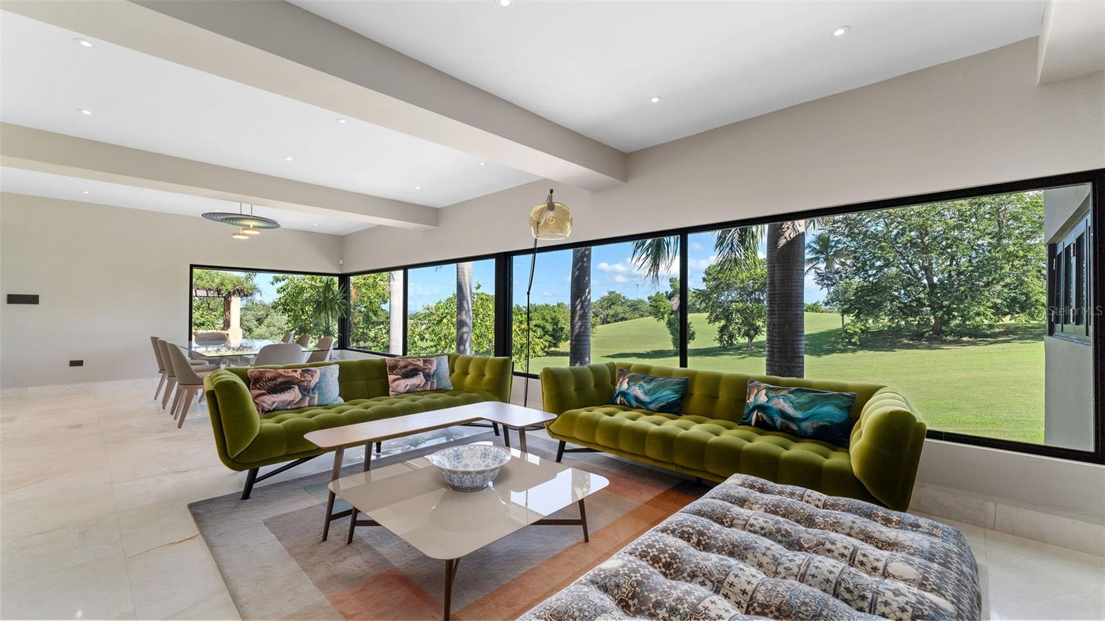 PR9103704 Property Photo