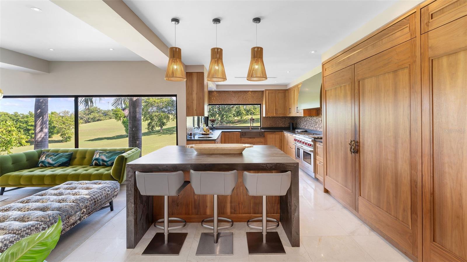 PR9103704 Property Photo