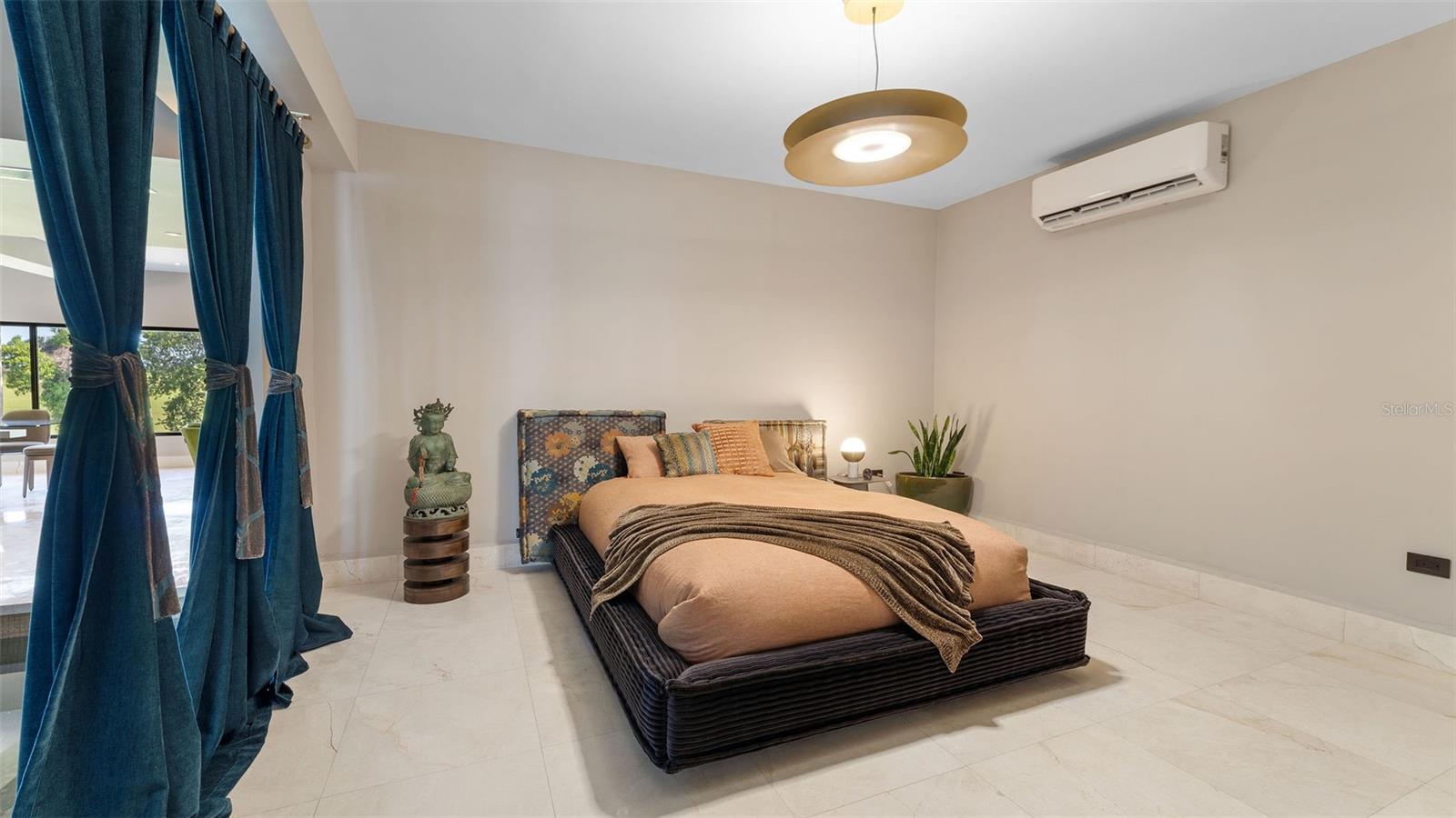 PR9103704 Property Photo