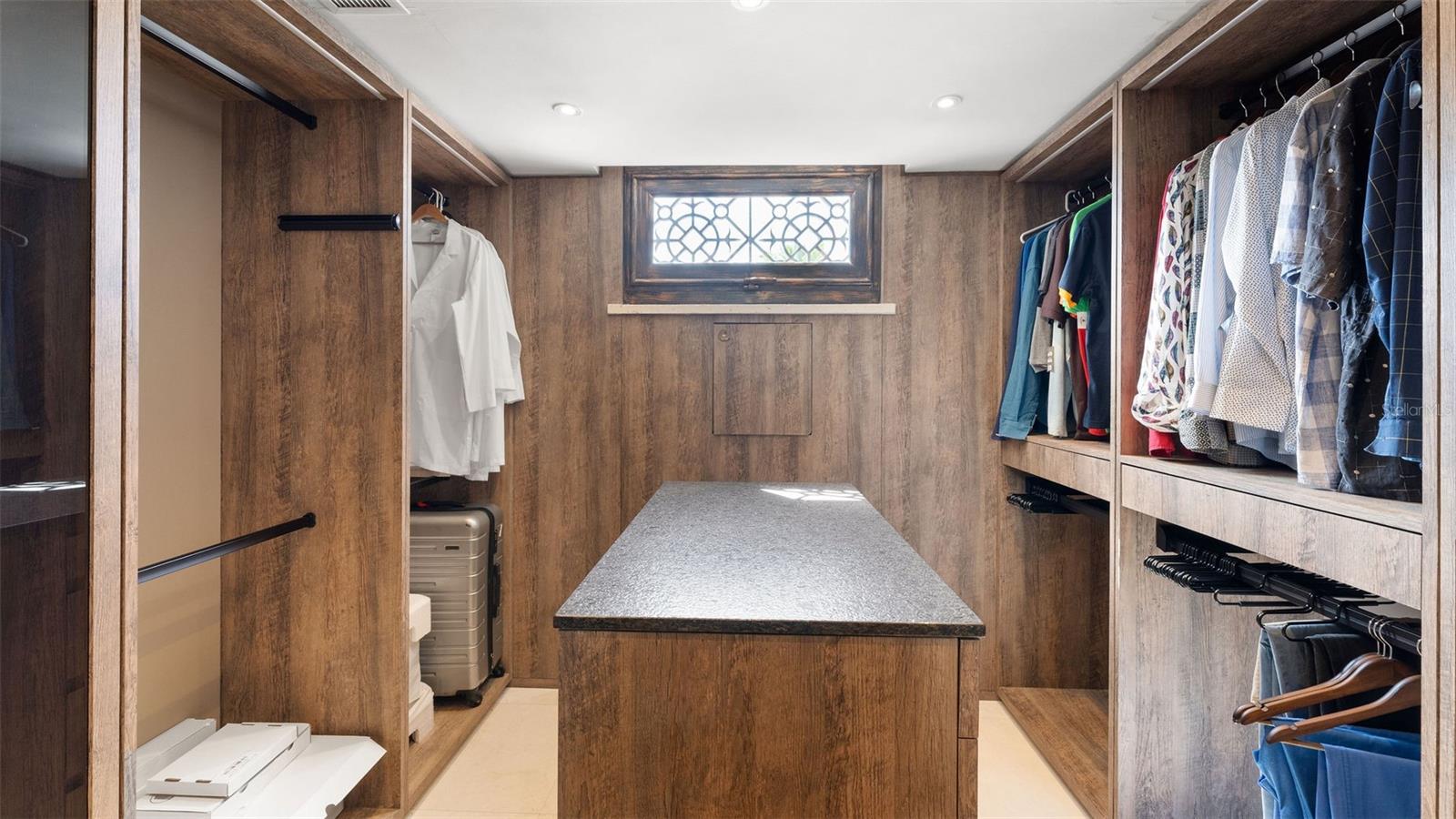 PR9103704 Property Photo