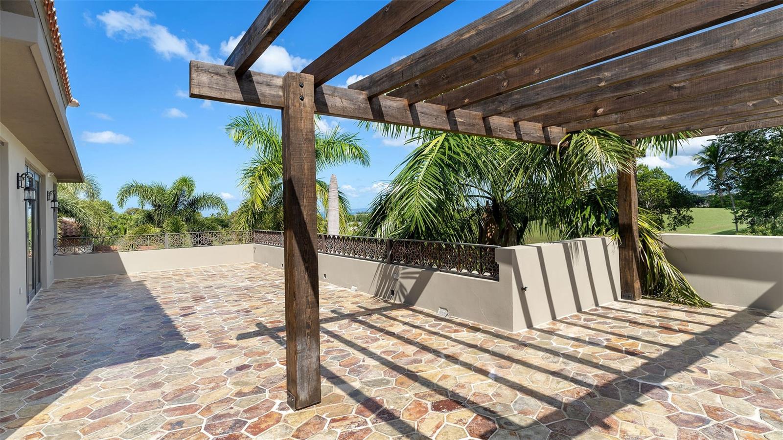 PR9103704 Property Photo