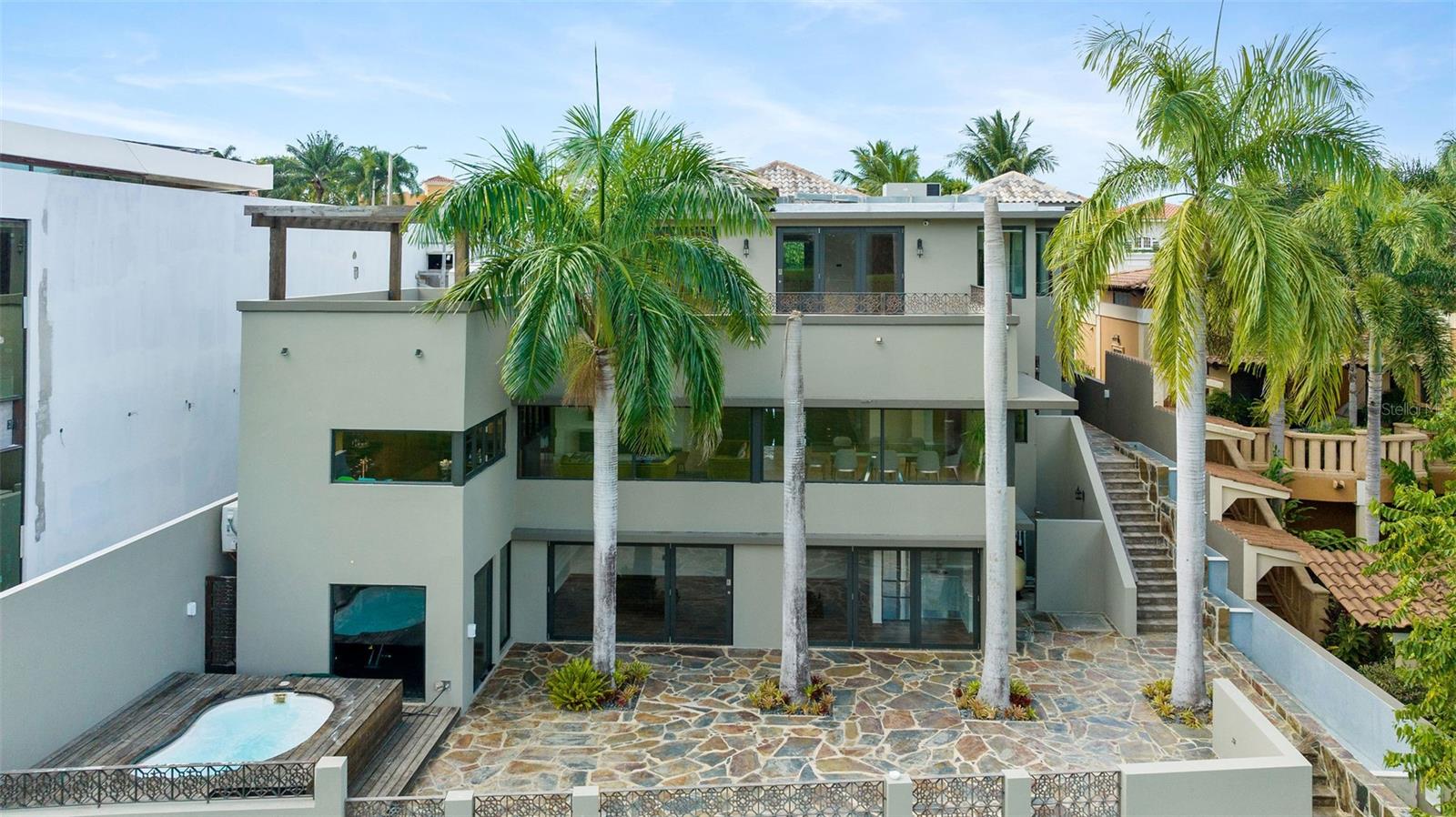 PR9103704 Property Photo