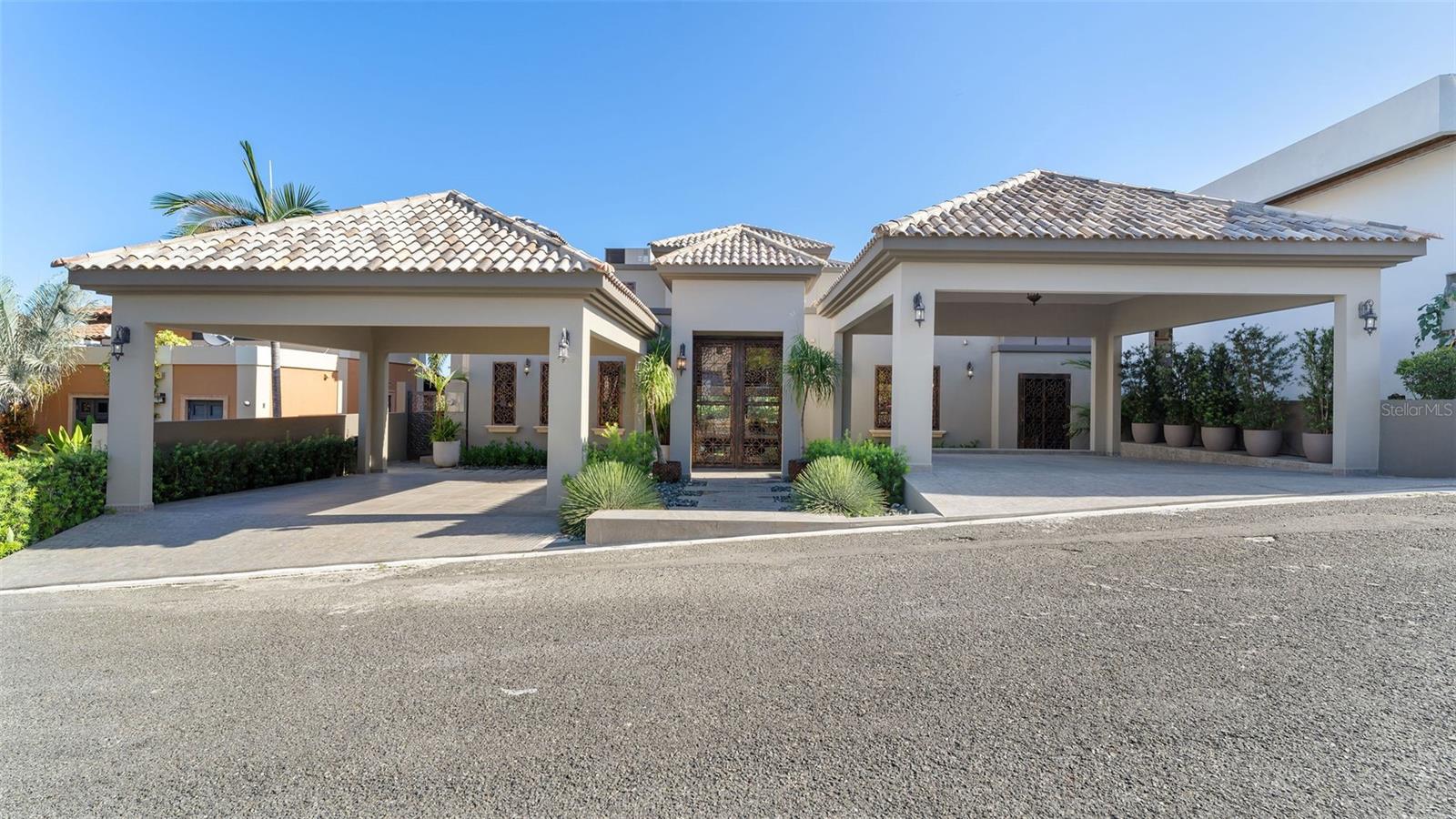 PR9103704 Property Photo