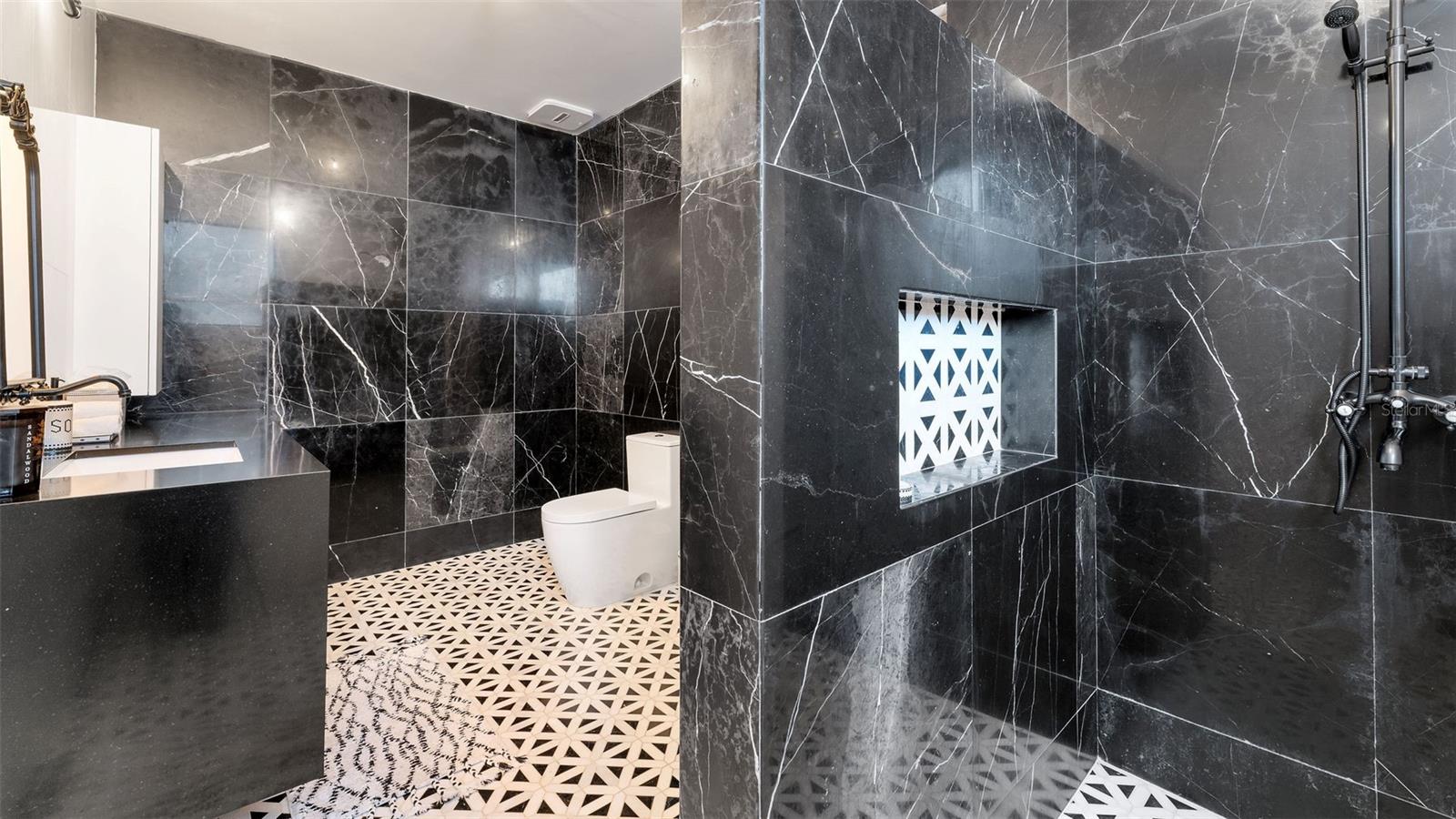 PR9103704 Property Photo