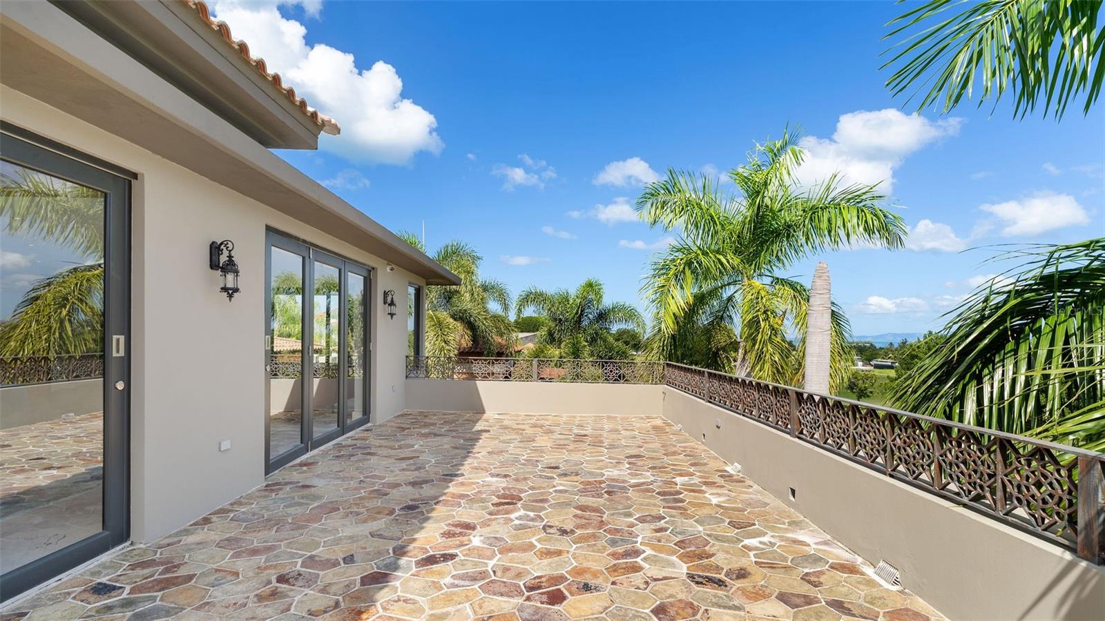 PR9103704 Property Photo