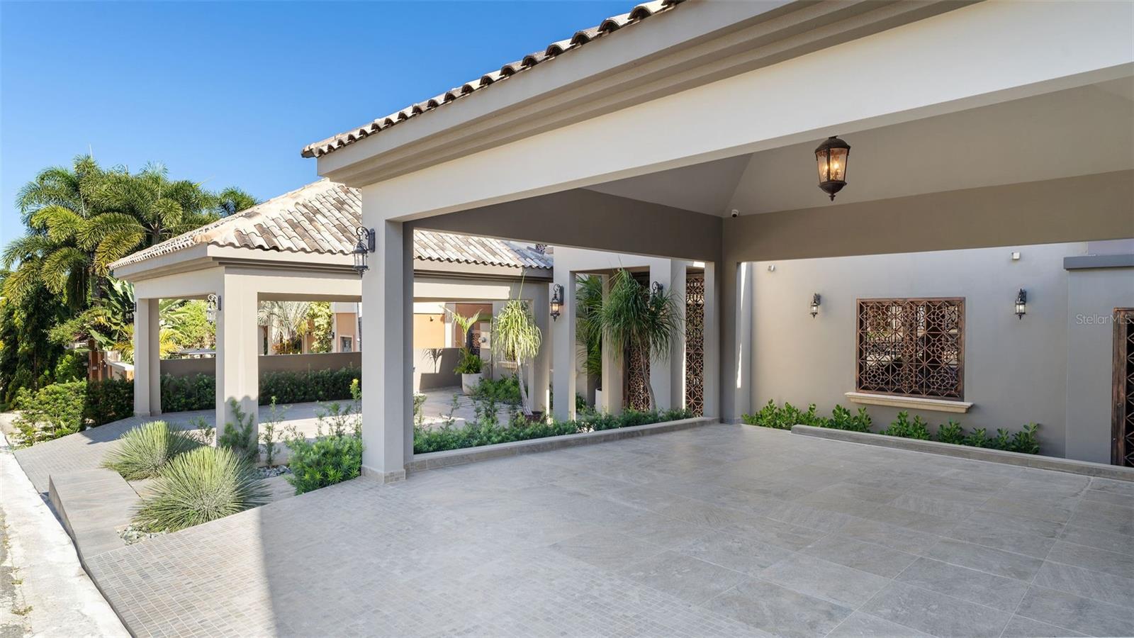 PR9103704 Property Photo