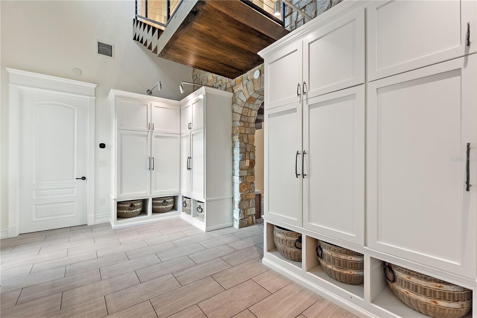 O6165579 Property Photo