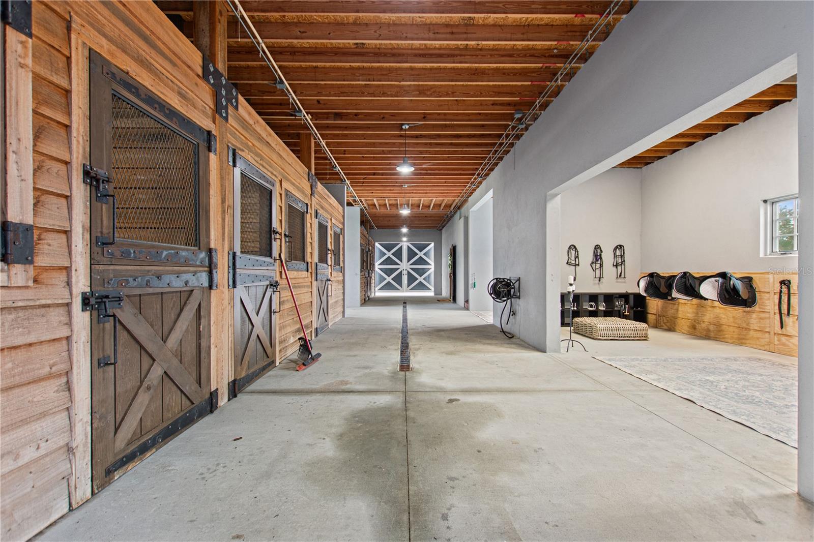 O6165579 Property Photo